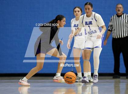 Thumbnail 3 in Queen Creek vs Sunnyside (Inferno Invitational) photogallery.
