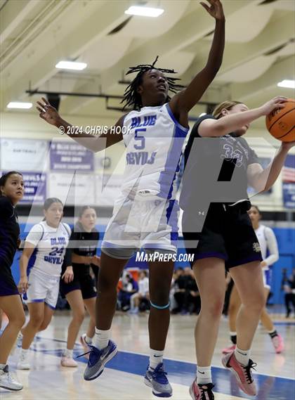 Thumbnail 1 in Queen Creek vs Sunnyside (Inferno Invitational) photogallery.