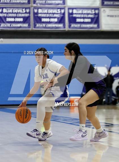 Thumbnail 3 in Queen Creek vs Sunnyside (Inferno Invitational) photogallery.