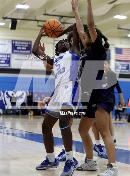 Thumbnail 1 in Queen Creek vs Sunnyside (Inferno Invitational) photogallery.