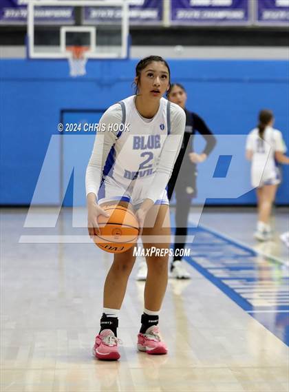 Thumbnail 3 in Queen Creek vs Sunnyside (Inferno Invitational) photogallery.