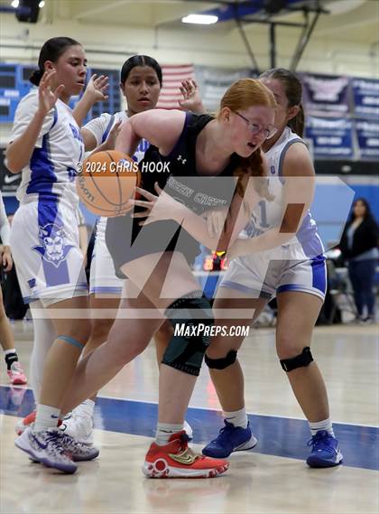 Thumbnail 2 in Queen Creek vs Sunnyside (Inferno Invitational) photogallery.