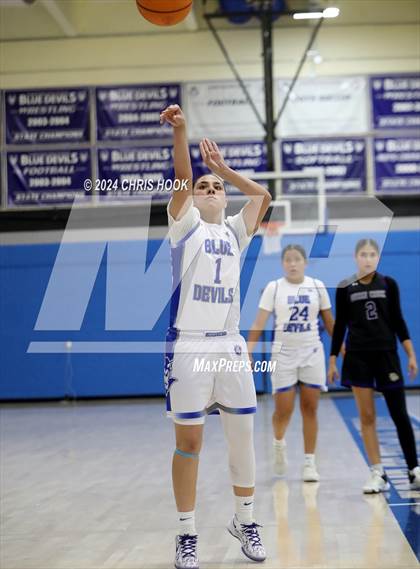 Thumbnail 1 in Queen Creek vs Sunnyside (Inferno Invitational) photogallery.