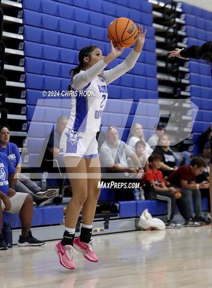 Thumbnail 2 in Queen Creek vs Sunnyside (Inferno Invitational) photogallery.