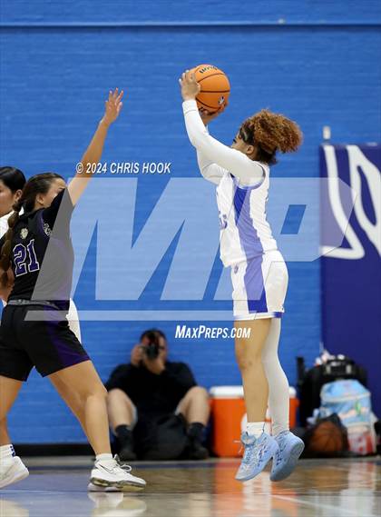 Thumbnail 1 in Queen Creek vs Sunnyside (Inferno Invitational) photogallery.