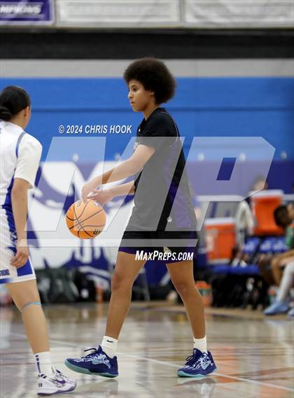Thumbnail 3 in Queen Creek vs Sunnyside (Inferno Invitational) photogallery.