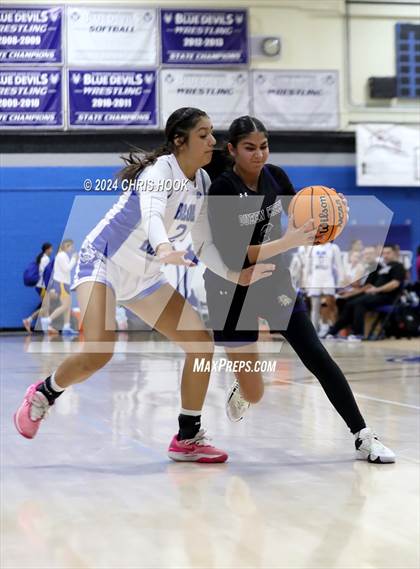 Thumbnail 3 in Queen Creek vs Sunnyside (Inferno Invitational) photogallery.