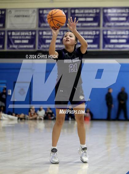 Thumbnail 3 in Queen Creek vs Sunnyside (Inferno Invitational) photogallery.