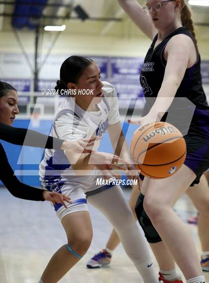 Thumbnail 3 in Queen Creek vs Sunnyside (Inferno Invitational) photogallery.