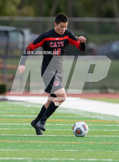 Thumbnail 3 in Libertyville vs. Stevenson (IHSA 3A Regional Final) photogallery.