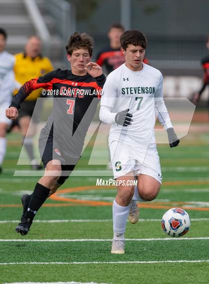 Thumbnail 2 in Libertyville vs. Stevenson (IHSA 3A Regional Final) photogallery.