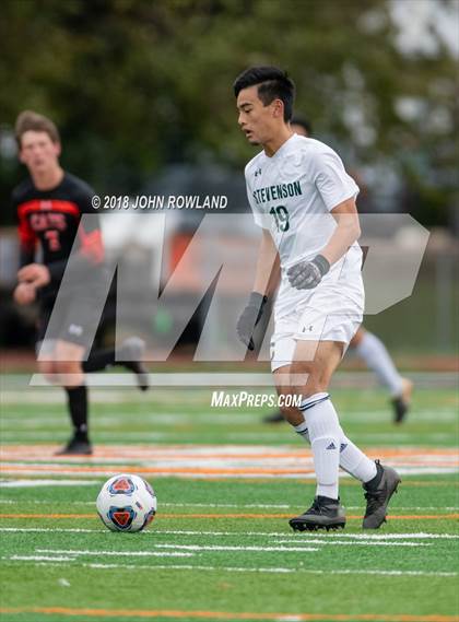 Thumbnail 3 in Libertyville vs. Stevenson (IHSA 3A Regional Final) photogallery.