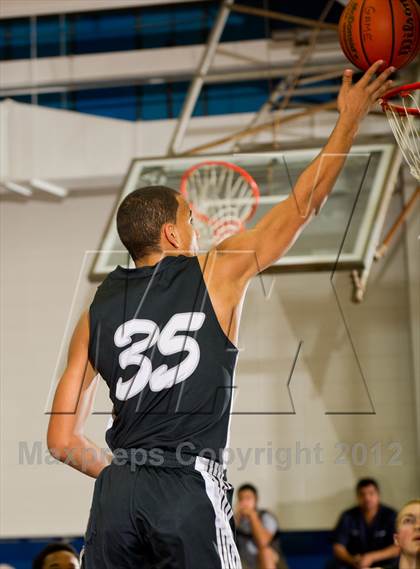 Thumbnail 3 in Clark (San Antonio) vs Westside (Houston) (McDonald's Texas Invitational) photogallery.