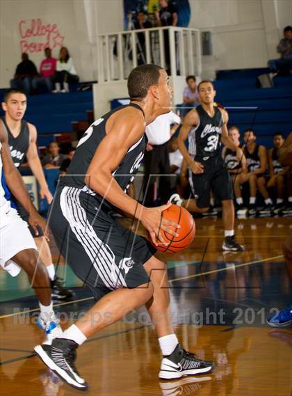 Thumbnail 2 in Clark (San Antonio) vs Westside (Houston) (McDonald's Texas Invitational) photogallery.