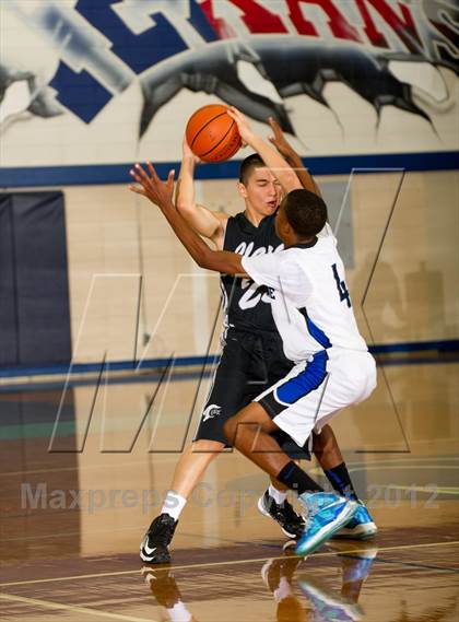 Thumbnail 2 in Clark (San Antonio) vs Westside (Houston) (McDonald's Texas Invitational) photogallery.