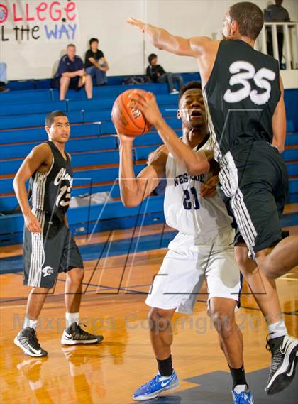 Thumbnail 3 in Clark (San Antonio) vs Westside (Houston) (McDonald's Texas Invitational) photogallery.