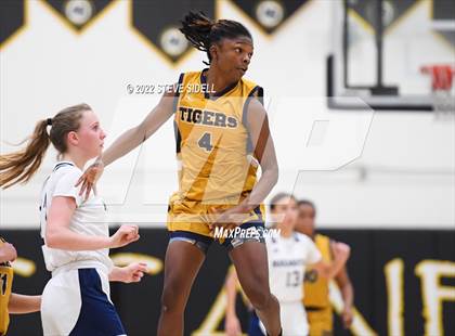 Thumbnail 1 in Morse vs. Maranatha Christian photogallery.