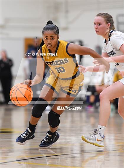 Thumbnail 1 in Morse vs. Maranatha Christian photogallery.