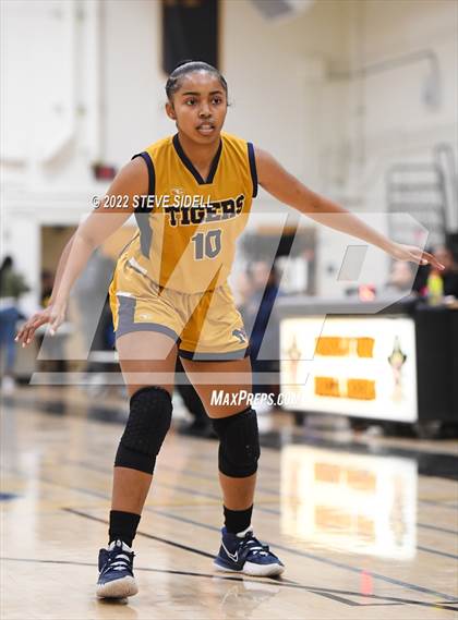 Thumbnail 3 in Morse vs. Maranatha Christian photogallery.