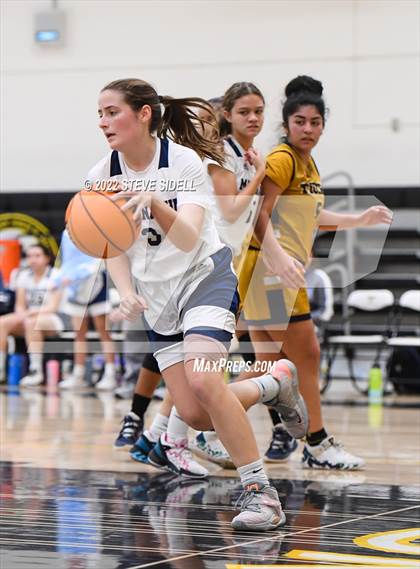 Thumbnail 2 in Morse vs. Maranatha Christian photogallery.
