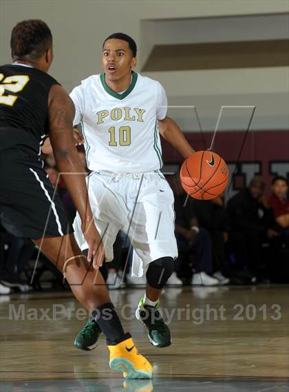 Thumbnail 3 in Wenonah vs. Long Beach Poly (MaxPreps Holiday Classic) photogallery.