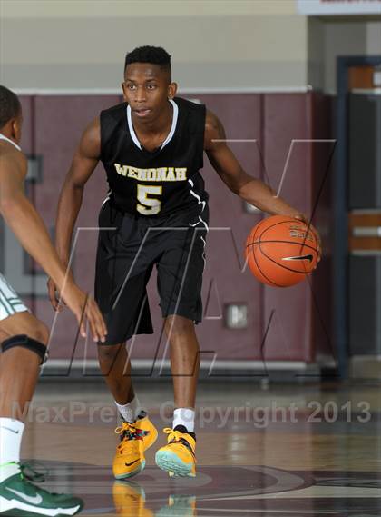 Thumbnail 2 in Wenonah vs. Long Beach Poly (MaxPreps Holiday Classic) photogallery.