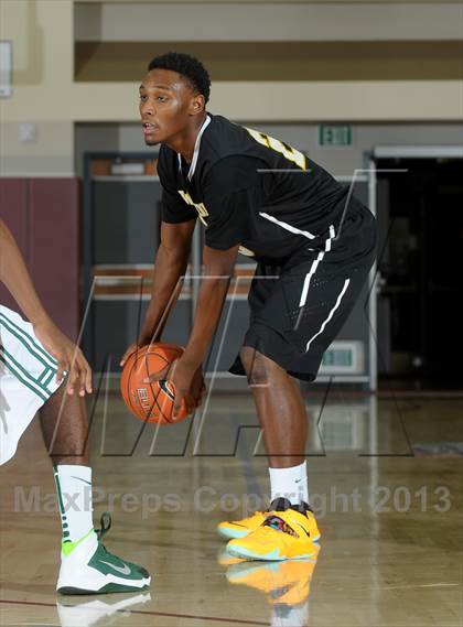 Thumbnail 1 in Wenonah vs. Long Beach Poly (MaxPreps Holiday Classic) photogallery.