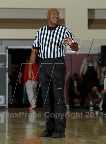 Thumbnail 2 in Wenonah vs. Long Beach Poly (MaxPreps Holiday Classic) photogallery.