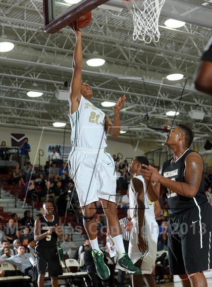 Thumbnail 2 in Wenonah vs. Long Beach Poly (MaxPreps Holiday Classic) photogallery.