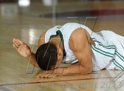 Thumbnail 2 in Wenonah vs. Long Beach Poly (MaxPreps Holiday Classic) photogallery.