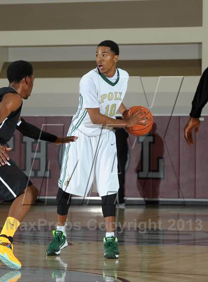 Thumbnail 1 in Wenonah vs. Long Beach Poly (MaxPreps Holiday Classic) photogallery.