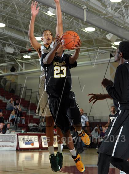 Thumbnail 3 in Wenonah vs. Long Beach Poly (MaxPreps Holiday Classic) photogallery.