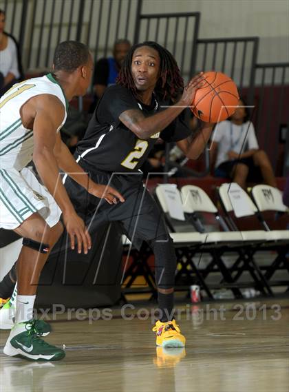 Thumbnail 1 in Wenonah vs. Long Beach Poly (MaxPreps Holiday Classic) photogallery.