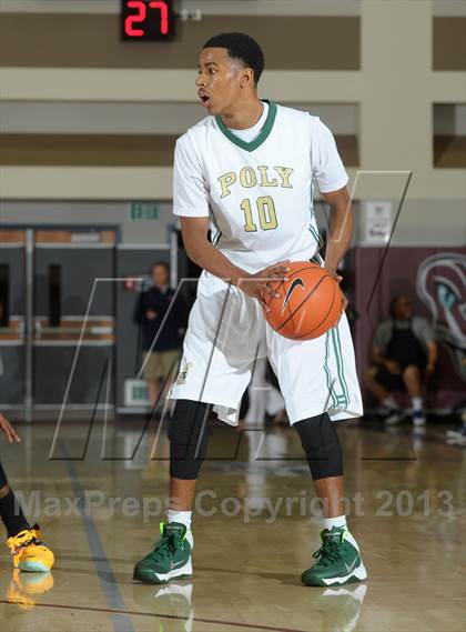 Thumbnail 1 in Wenonah vs. Long Beach Poly (MaxPreps Holiday Classic) photogallery.