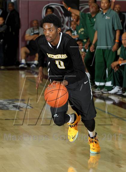 Thumbnail 3 in Wenonah vs. Long Beach Poly (MaxPreps Holiday Classic) photogallery.
