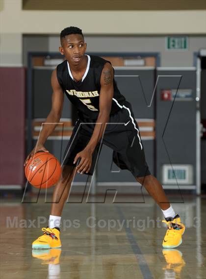 Thumbnail 2 in Wenonah vs. Long Beach Poly (MaxPreps Holiday Classic) photogallery.