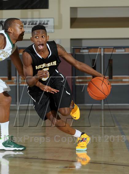 Thumbnail 1 in Wenonah vs. Long Beach Poly (MaxPreps Holiday Classic) photogallery.