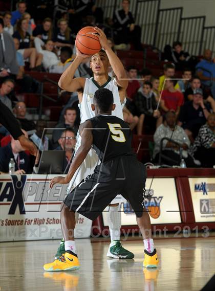 Thumbnail 1 in Wenonah vs. Long Beach Poly (MaxPreps Holiday Classic) photogallery.