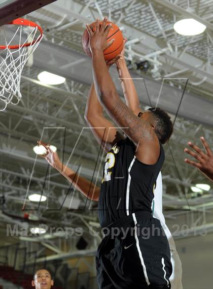 Thumbnail 2 in Wenonah vs. Long Beach Poly (MaxPreps Holiday Classic) photogallery.
