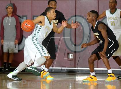 Thumbnail 2 in Wenonah vs. Long Beach Poly (MaxPreps Holiday Classic) photogallery.