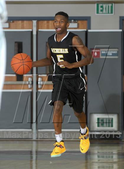 Thumbnail 2 in Wenonah vs. Long Beach Poly (MaxPreps Holiday Classic) photogallery.