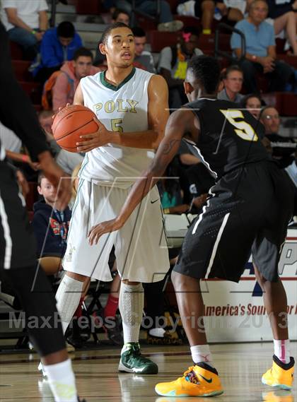 Thumbnail 1 in Wenonah vs. Long Beach Poly (MaxPreps Holiday Classic) photogallery.