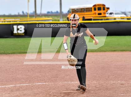 Thumbnail 2 in Quitman vs. Bigelow (AAA 2A Regional Playoff) photogallery.