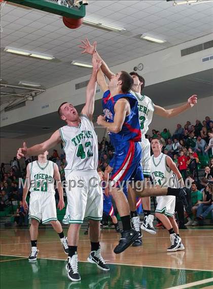 Thumbnail 3 in North Decatur @ Triton Central photogallery.