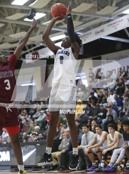Thumbnail 3 in Brewster Academy vs. Cushing Academy (Spalding Hoophall Classic) photogallery.