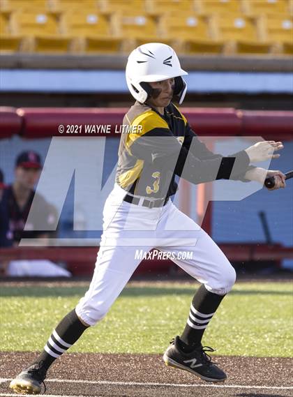 Thumbnail 2 in Bellevue vs St. Henry photogallery.