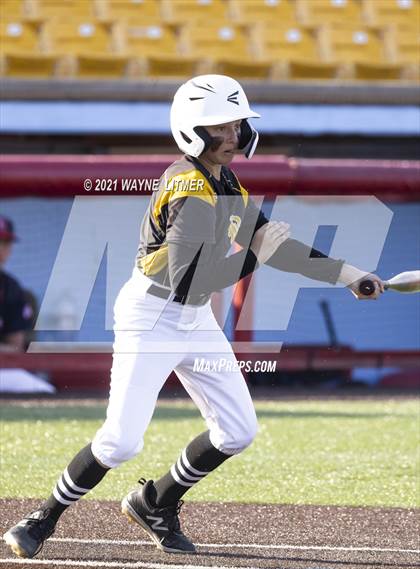 Thumbnail 3 in Bellevue vs St. Henry photogallery.