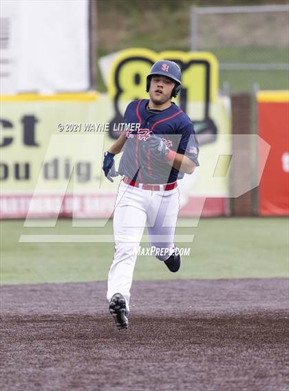 Thumbnail 3 in Bellevue vs St. Henry photogallery.