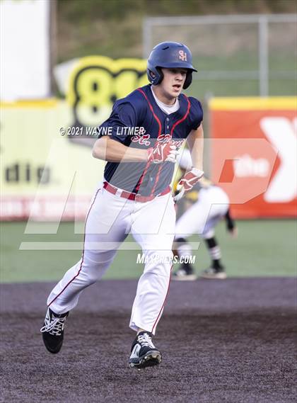 Thumbnail 2 in Bellevue vs St. Henry photogallery.