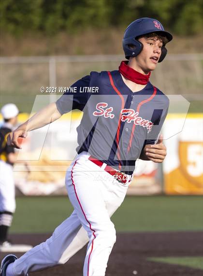 Thumbnail 2 in Bellevue vs St. Henry photogallery.
